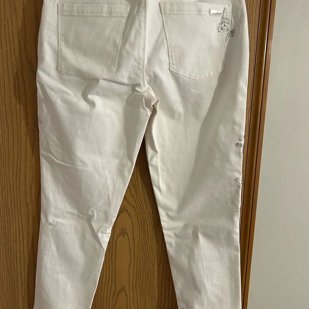 White House Black Market Embroidered White Jeans - Picture 2 of 6